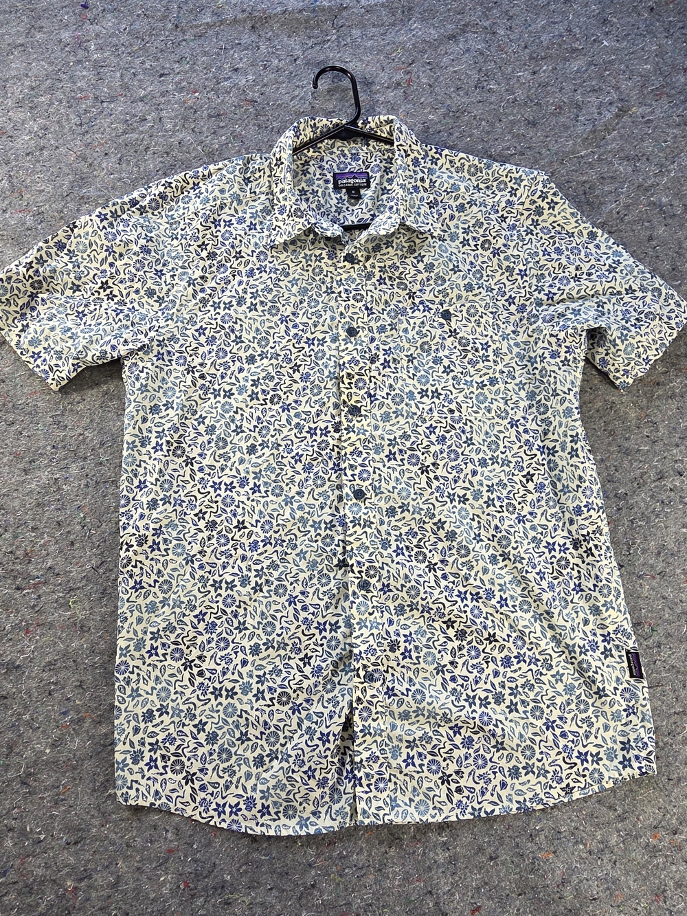 Patagonia Mens Medium Floral Organic Cotton Button Up Shirt Short Sleeve